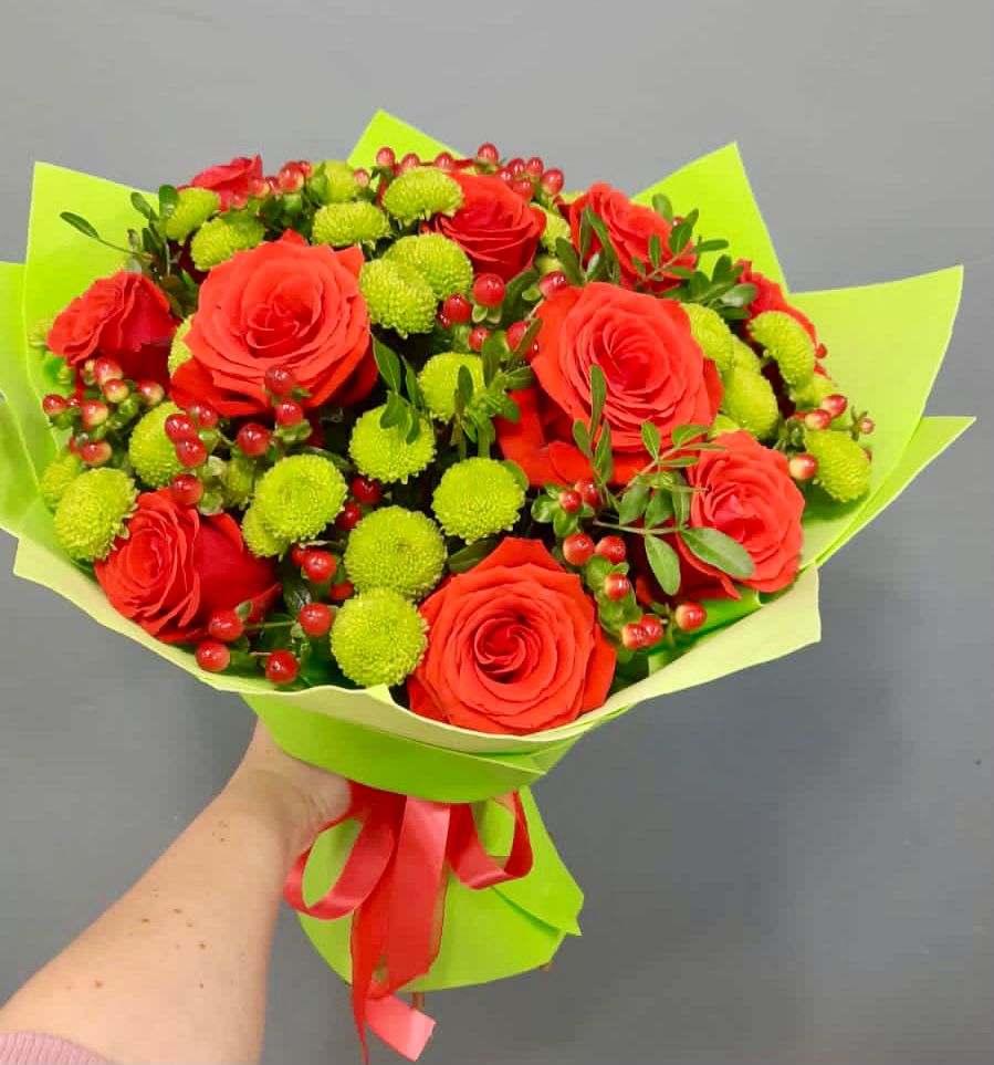 Букет цветов из: Хризантемы и Розы в Нехаевской