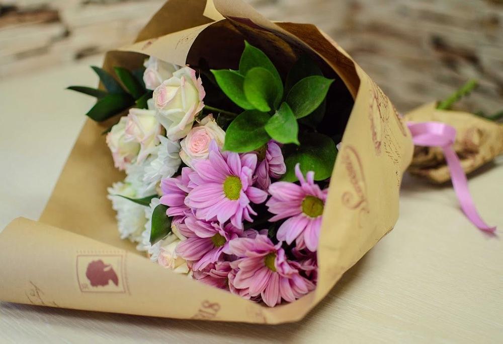 Букет цветов из: Розы и Хризантемы в Нехаевской