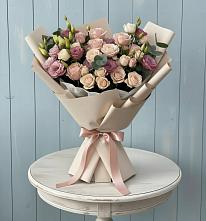 Букет цветов из:  Розы и Лизиантусы в Нехаевской