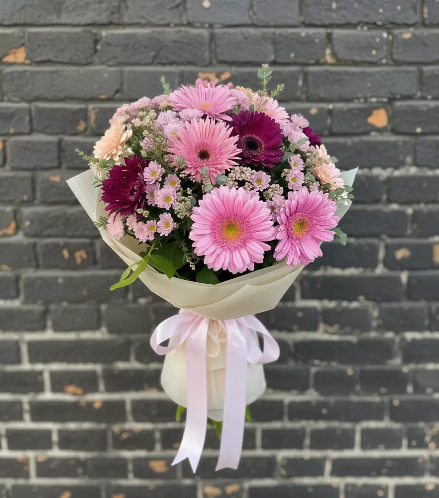 Букет цветов из: Герберы и Хризантемы в Нехаевской