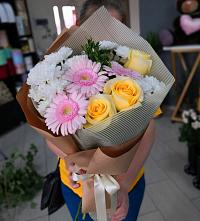 Букет цветов из:  Герберы, Розы и Хризантемы в Нехаевской