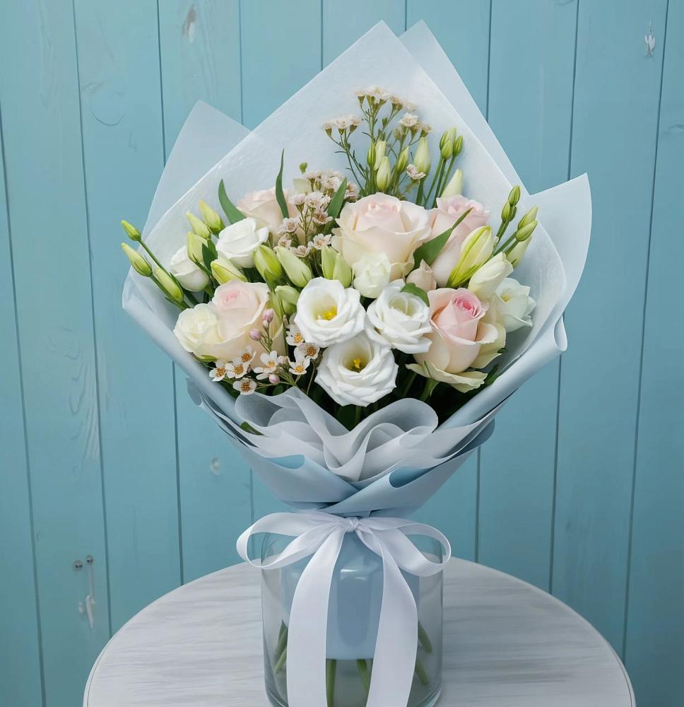 Букет цветов из: Розы и Лизиантусы в Нехаевской