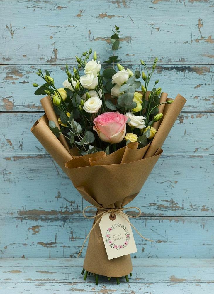 Букет цветов из: Розы и Лизиантусы в Нехаевской