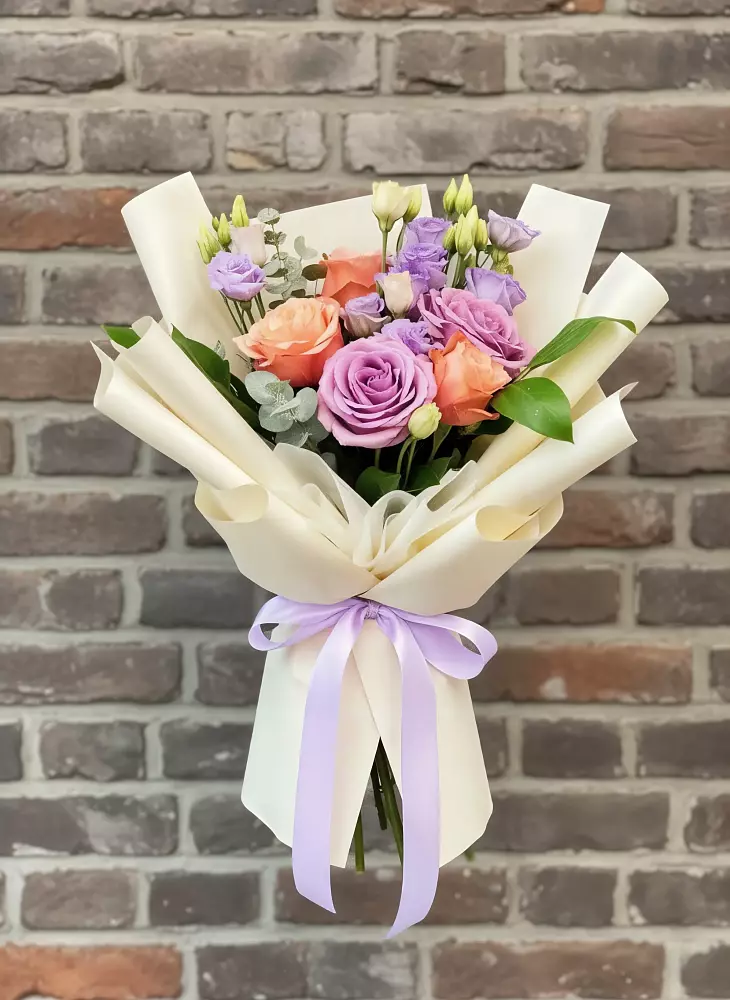 Букет цветов из: Лизиантусы и Розы в Нехаевской