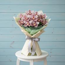 Букет цветов из:  Орхидеи и Розы #REPLACE_PRED# Нехаевской