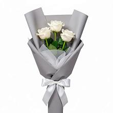 Букет 3 белые розы в Нехаевской