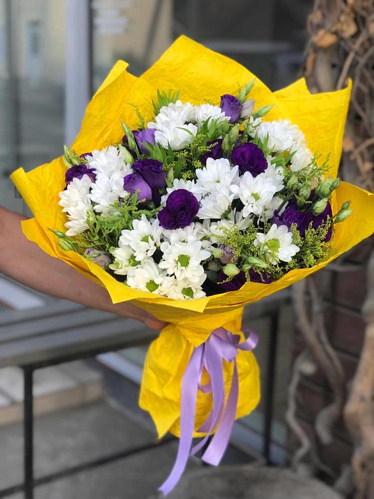Букет цветов из: Ирисы, Хризантемы и Ромашки в Нехаевской