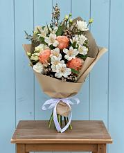 Букет цветов из:  Альстромерии, Лизиантусы, Розы и Хризантемы #REPLACE_PRED# Нехаевской