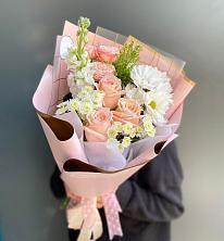 Букет цветов из:  Хризантемы и Розы в Нехаевской