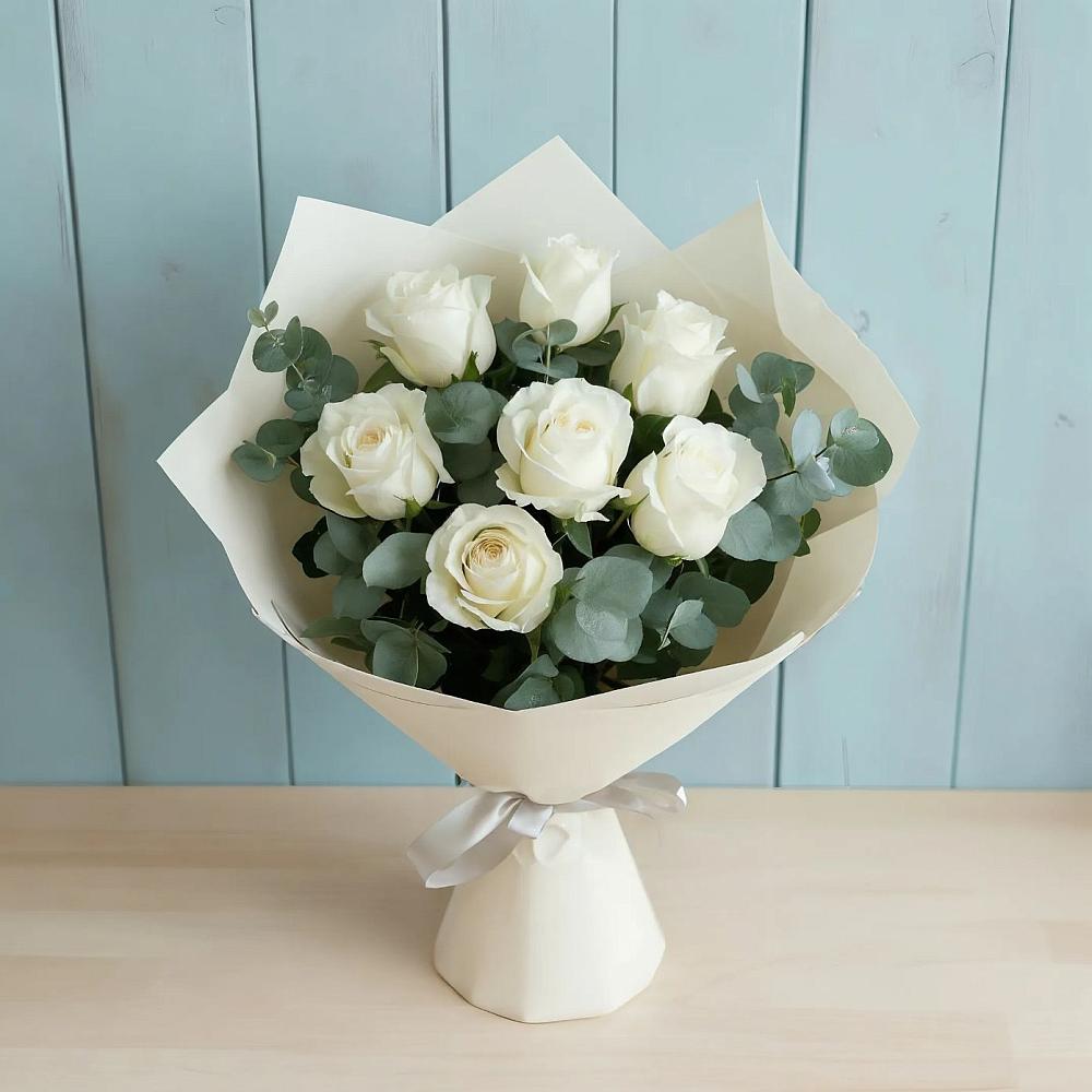 Букет Белые розы в Эвкалипте в Нехаевской