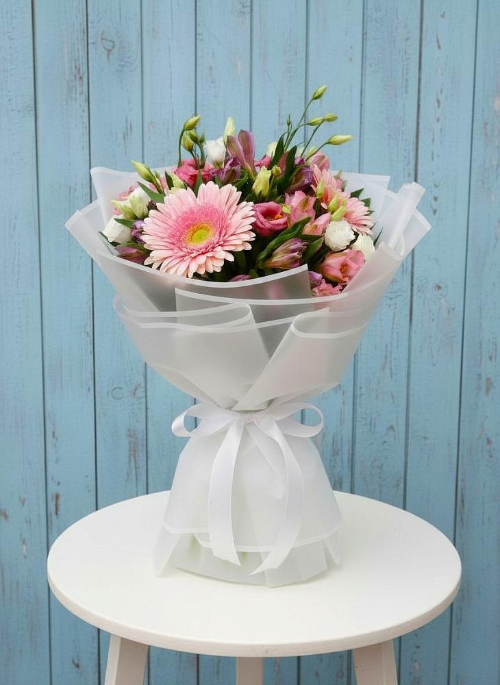 Букет цветов из: Герберы, Альстромерии и Лизиантусы в Нехаевской