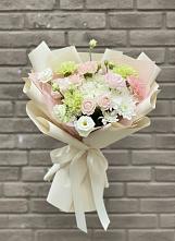 Букет цветов из:  Гвоздики, Розы, Лизиантусы и Хризантемы в Нехаевской