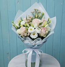 Букет цветов из:  Розы и Лизиантусы в Нехаевской