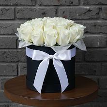 Цветочная композиция из Розы в шляпной коробке в Нехаевской